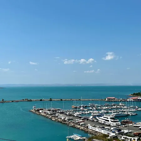Romantic Getaway 1-bd With Sea View By Flat Mаnаger Апартаменты